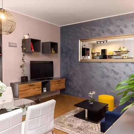 Diora And Silver דירה וודיצה