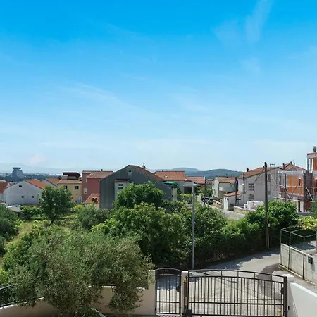 Diora And Silver דירה *