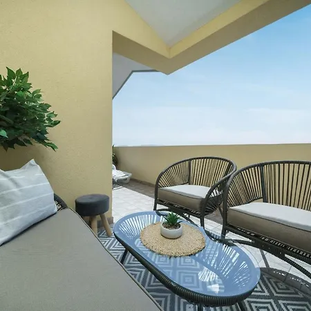 Diora And Silver דירה וודיצה