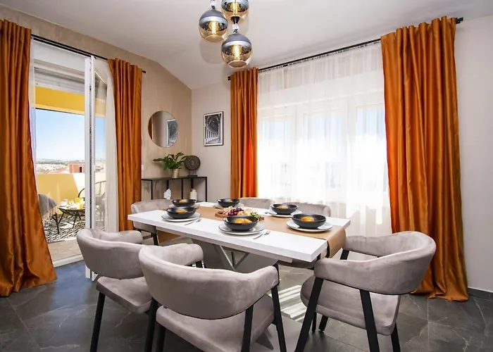 Diora And Silver דירה