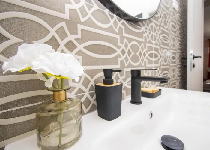 Diora And Silver דירה וודיצה