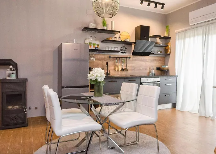 Diora And Silver Apartment *