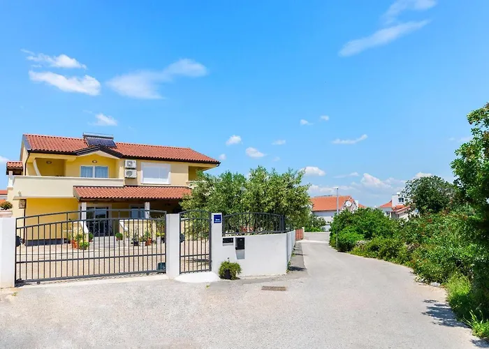 Diora And Silver דירה *