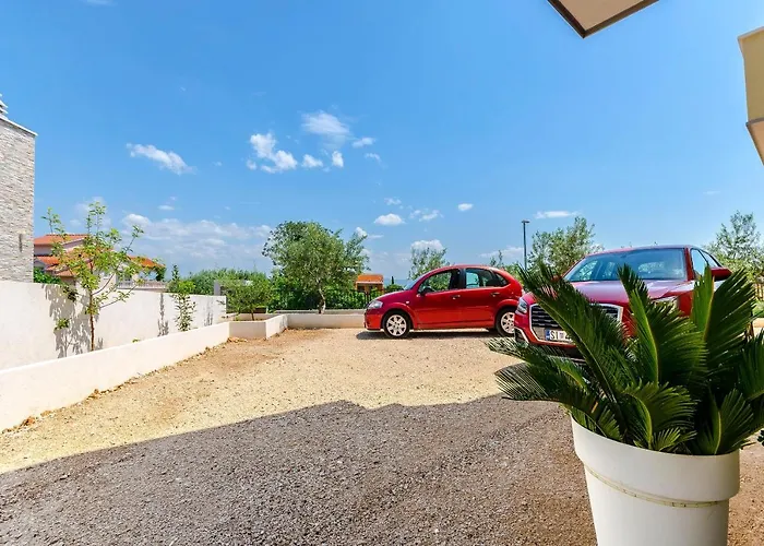 Diora And Silver דירה